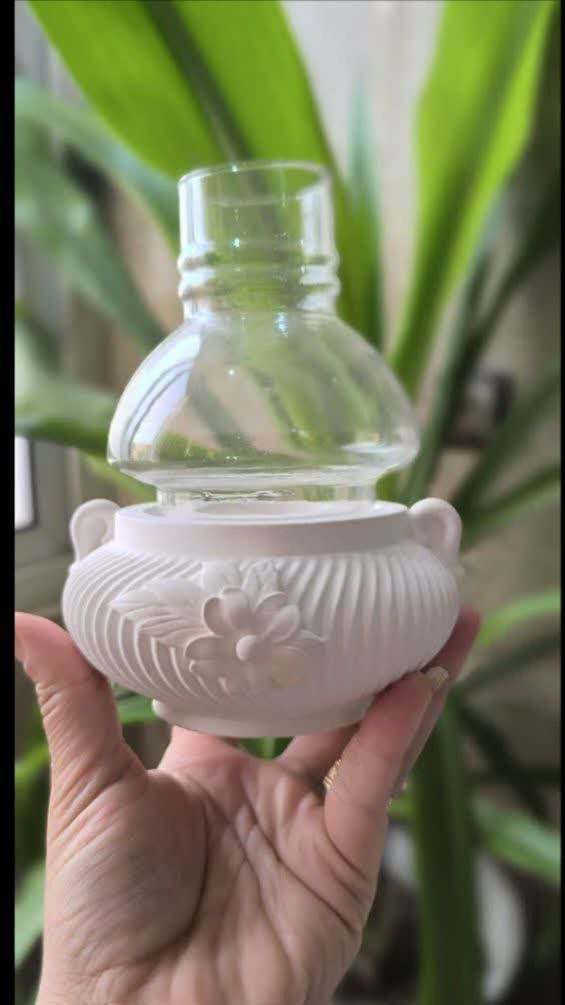 گردسوز دکوراتیو مدرن طرح گل برجسته (شمعدان شیشه‌ای با پایه بتنی)